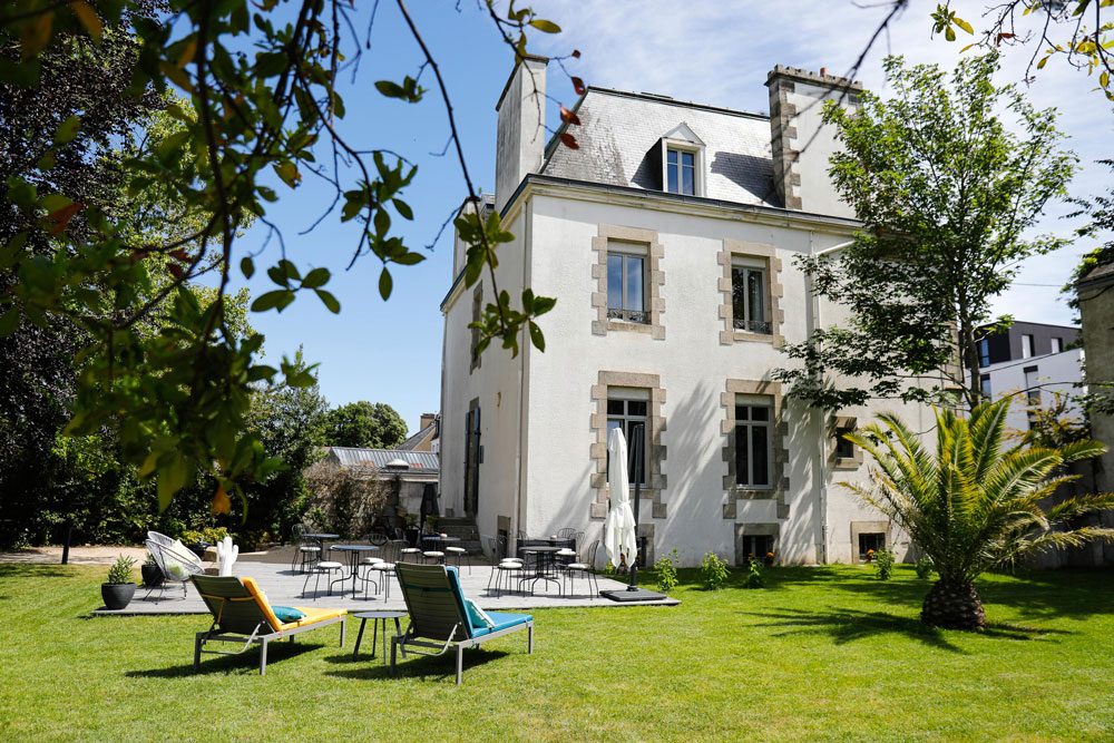 Vue de la demeure depuis le jardin